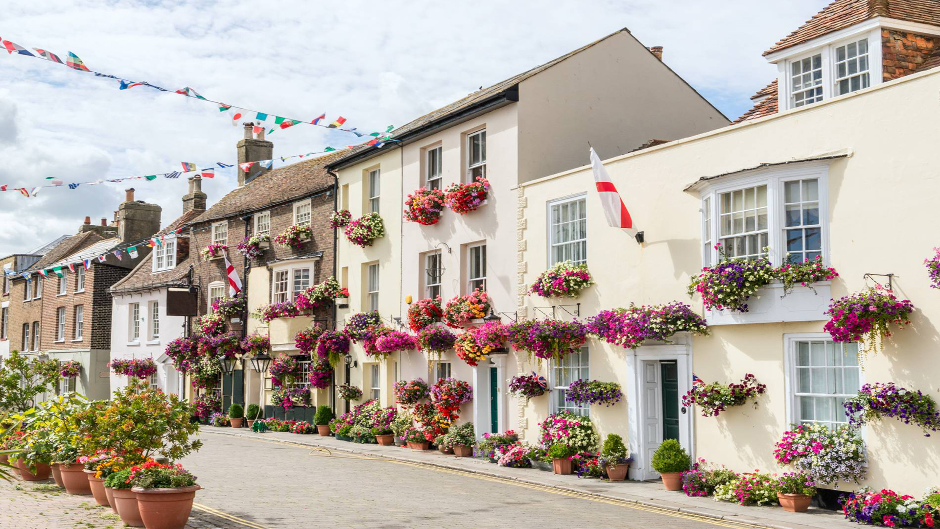 Shops and pubs along Deal seafront