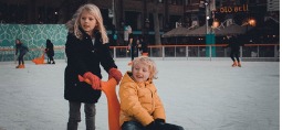 2 children playing