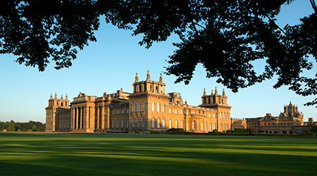 Get to Blenheim Palace by bus